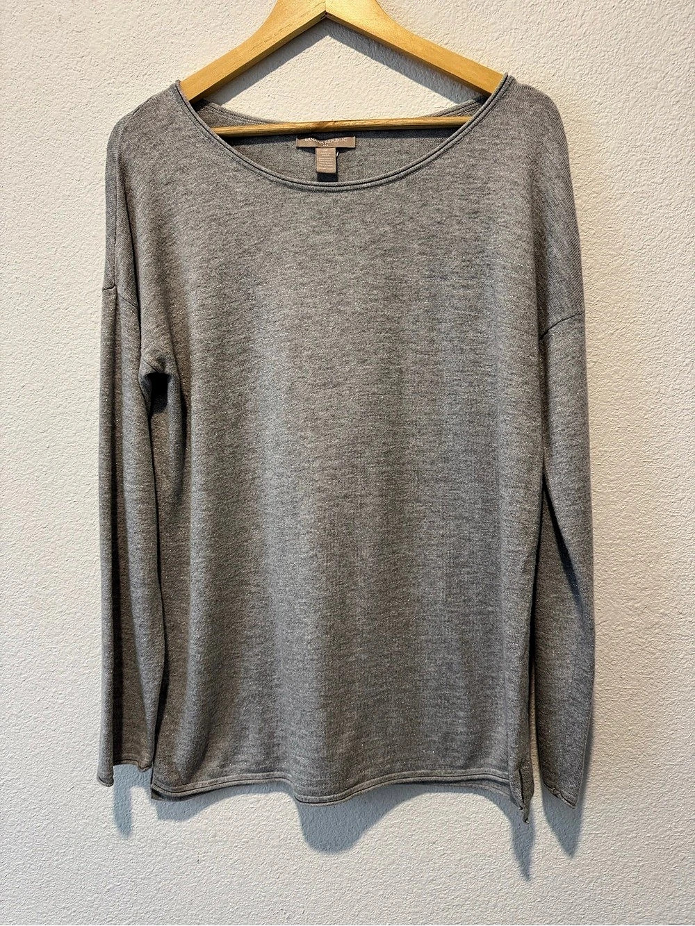 Banana Republic Gray Long Sleeve Tee Size Medium